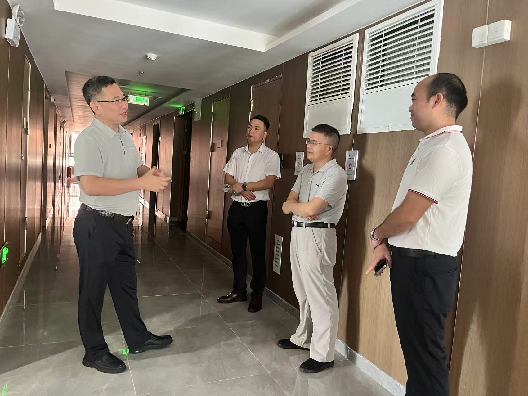 专家酒店参观.jpg