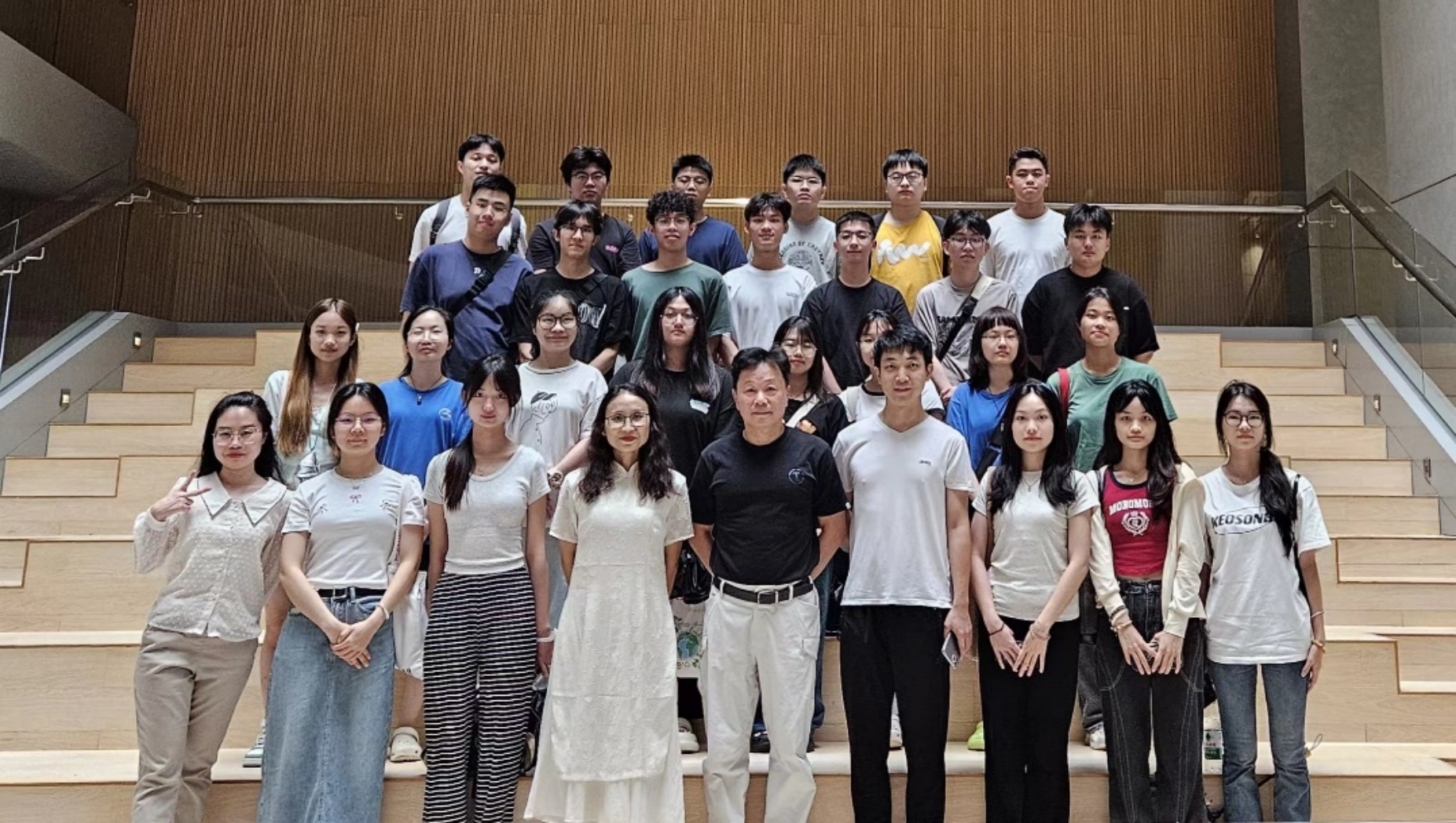 10 9428cn太阳集团古天乐旅游管理专业学生参观东莞海战博物馆,与旅游规划设计企业交流.png